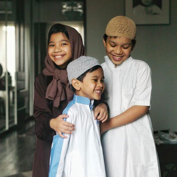 <p>Ini dia adik kakak buah hati Tompi dari pernikahannya dengan Arti Indira yang berprofesi sebagai dokter gizi. (Foto: Instagram/ @dr_tompi)  </p>