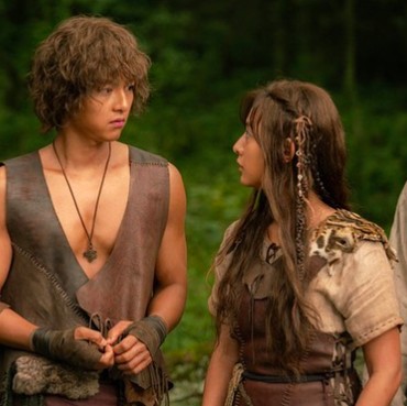 'Arthdal Chronicles' Siapkan Musim 2, Song Jong Ki & Kim Ji Won Bakal Diganti?