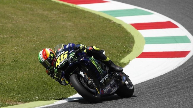 Valentino Rossi melontarkan kritik terhadap desain Tikungan 10 Sirkuit Barcelona MotoGP Catalunya 2019 usai insiden kecelakaan beruntun.