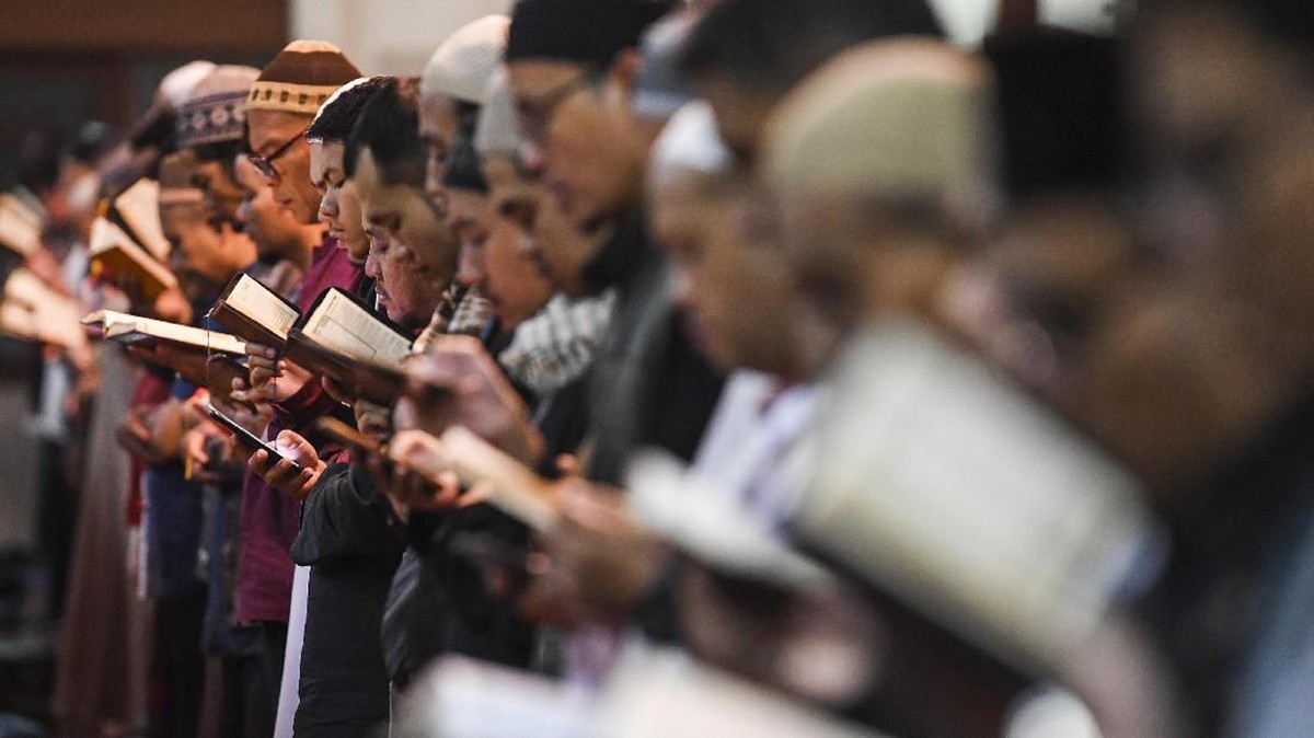 FOTO: Menjemput Lailatul Qadar di Masjid Habiburrahman