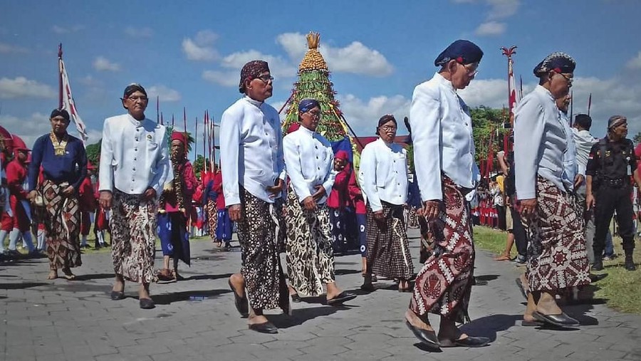 Sejumlah tradisi unik perayaan Idul fitri di Indonesia.