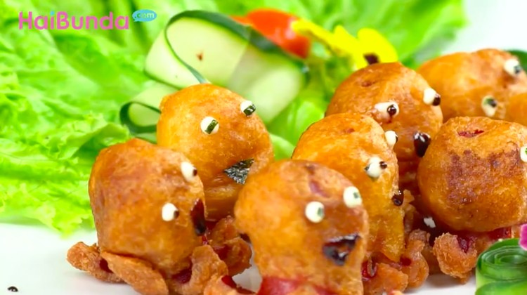 Sajian untuk menu buka puasa kali ini bentuknya menggemaskan banget. Rasanya pun lezat. Si kecil pasti doyan deh, Bun.