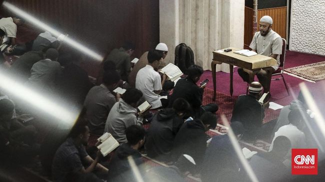 Shift Gerbang Masuk Anak Muda Bandung Menuju Hijrah