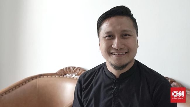 Arie Untung buka suara usai acara yang ia gagas, Surabaya Islamic Festival yang diselenggarakan Hijrahfest, batal dilaksanakan.