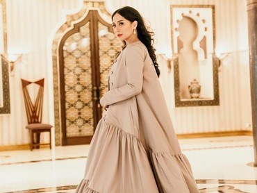 img-title Lirik Lagu Dengan Menyebut Nama Allah - Nagita Slavina