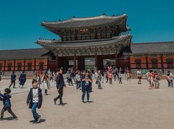 Coretan di Dinding Istana Gyeongbok Dibersihkan, Biayanya Rp 1,2 Miliar