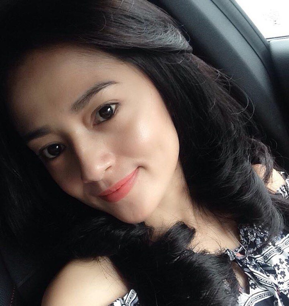 Beberapa pesona dari Citra Monica&comma; model asal Bandung yang digerebek bersama Ifan Seventeen di sebuah apartemen&period;