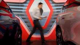 Saham Fiat Chrysler dan Renault Anjlok Usai Batal Merger