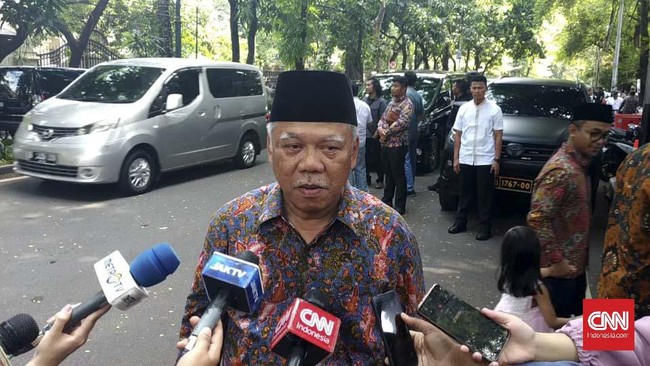 Menteri PUPR Basuki Hadimuljono membantah isu dirinya mau mundur dari Kabinet Indonesia Maju pimpinan Jokowi. Basuki mengatakan,