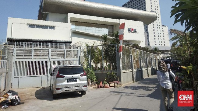 KPK memfasilitasi 18 tahanan kasus korupsi untuk merayakan natal di rumah tahanan cabang K4 di belakang Gedung Merah Putih, Jakarta.