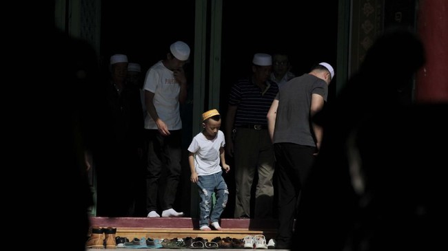 FOTO: Dunia Kembali Suci Lewat Idul Fitri
