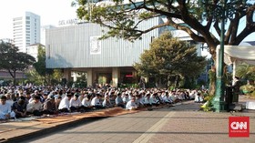 Anies Salat Id di Balai Kota Bersama Warga dan Pejabat DKI