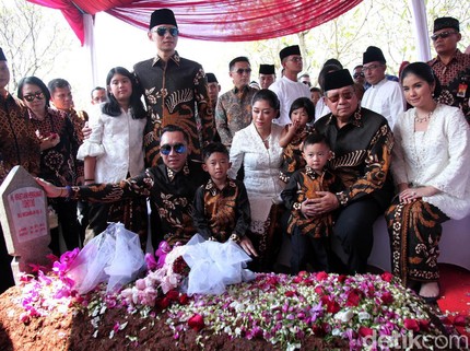 Makna di Balik Seragam Lebaran Keluarga SBY Pilihan Ani Yudhoyono