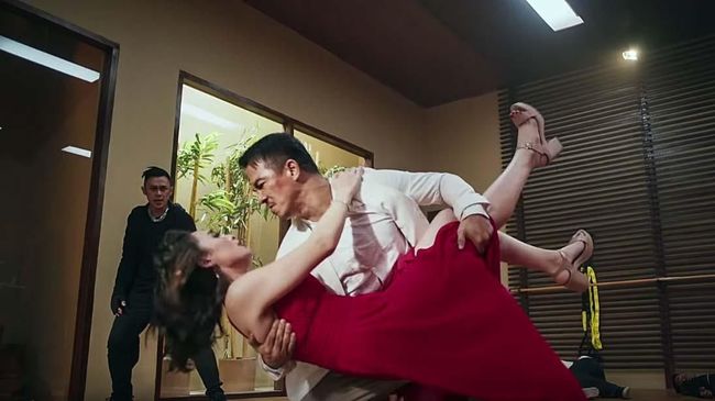 Ulasan Film: 'Hit & Run' Usaha sutradara Ody C. Harahap menyuguhkan film laga komedi bertajuk 'Hit & Run' rasanya kurang berhasil. Film ini jauh dari kata menghibur.