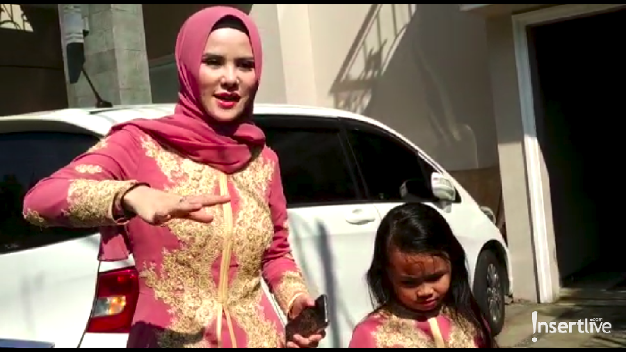 Perayaan Idul Fitri ala Angel Lelga
