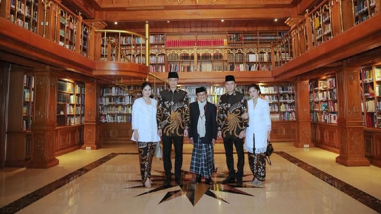 BJ Habibie memberi nasihat pada Annisa Yudhoyono untuk tidak membiarkan sang mertua, SBY, sendirian pasca meninggalnya Ibu Ani Yudhoyono.
