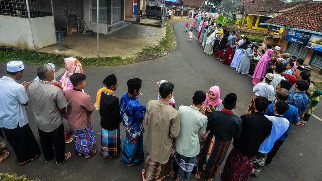 Sebaiknya tidak merusak suasana lebaran dengan pertanyaan-pertanyaan 'haram' yang bisa membuat seseorang terlihat kikuk.