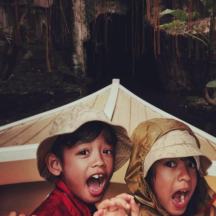 <p>Sejak kecil sudah lucu dan menggemaskan. Kedekatan Makayla dan Tristan bikin gemas. (Foto: Instagram @fabuloustwins)</p>