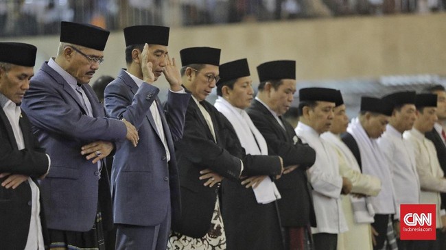 Presiden Jokowi akan ikut salat Tarawih bersama jemaah lain di Masjid Istiqlal nanti malam. 