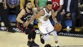 FOTO: Raptors Curi Gim 3 Final NBA 2019 Toronto Raptors mencuri kemenangan pada gim ketiga Final NBA 2019 yang berlangsung di markas Golden State Warriors.