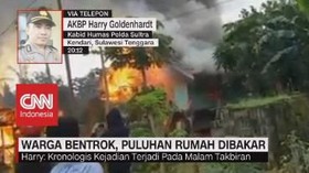 VIDEO: Warga Bentrok, Puluhan Rumah Dibakar