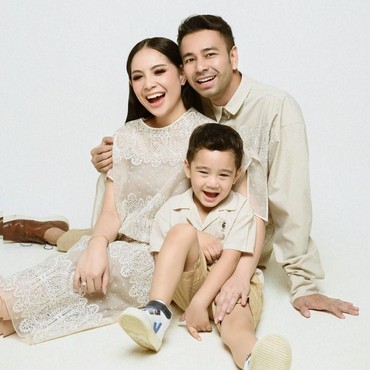 7 Potret Keluarga Artis di Hari Raya Idul Fitri