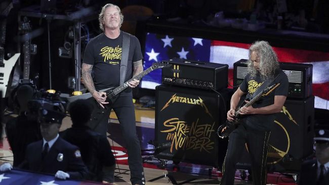 Gitaris sekaligus penyanyi utama Metallica, James Hetfield, kembali masuk pusat rehabilitasi untuk mengobati kecanduan alkohol yang ia alami.
