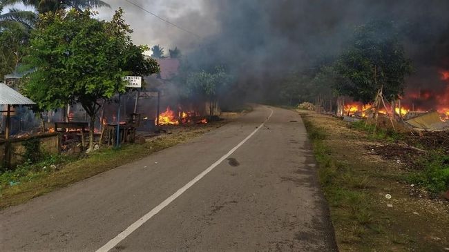 Konflik lahan di Desa Pubabu, NTT, masih berlanjut. Rumah adat Besipae dibakar sekelompok orang tak dikenal.