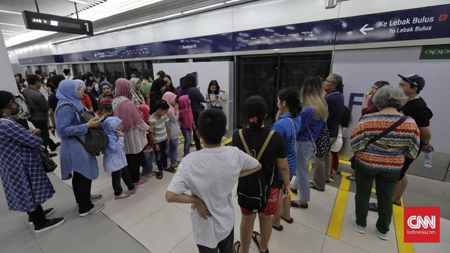 MRT Jakarta Cari Pembeli Hak Nama 4 Stasiun PT MRT Jakarta mencari investor untuk membeli hak nama atas 4 stasiun, yaitu Bendungan Hilir, Senayan, Cipete Raya, dan Blok A.