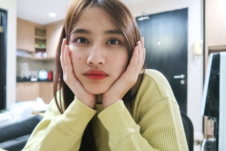 JKT 48 terus mengalami regenerasi yang kini sudah memasuki generasi era ketiga. Berikut, Insertlive rangkumkan 5 foto member JKT 48 yang terpopuler saat ini.