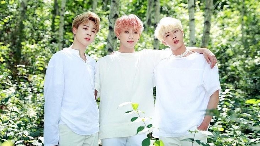 BTS Rilis Lagu Baru BTS rilis lagu terbaru Dream Glow yang berkolaborasi dengan Charli XCX