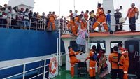 Basarnas Selesai Evakuasi Penumpang Kapal Merak-Bakauheni yang Kandas