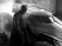 Ini Kostum Batman Robert Pattinson!