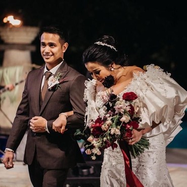 Potret Mesra Ajun Perwira dan Jennifer Supit