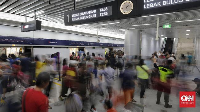 MRT Kota Bakal Terintegrasi dengan Commuter dan Transjakarta PT MRT Jakarta menyatakan Stasiun MRT Kota akan terkoneksi dengan Stasiun Kereta Commuter Line dan Halte Bus Transjakarta yang sudah lebih dulu beroperasi.