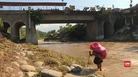 VIDEO: Pasukan Meksiko Tak Hentikan Gelombang Imigran ke AS
