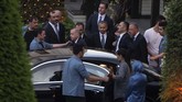 FOTO: Oezil Menikah Setelah Idul Fitri Didampingi Erdogan Mesut Oezil memilih melangsungkan pernikahan dengan Amina Gulse berdekatan dengan hari baik umat muslim yaitu setelah Idul Fitri 1440 hijriah.