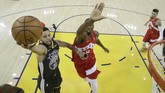 FOTO: Toronto Raptors Selangkah Lagi Juara NBA 2019 Toronto Raptors selangkah lagi juara NBA setelah menang di gim keempat final atas Golden State Warriors 105-92, Jumat (7/6), Raptors unggul agregat 3-1.