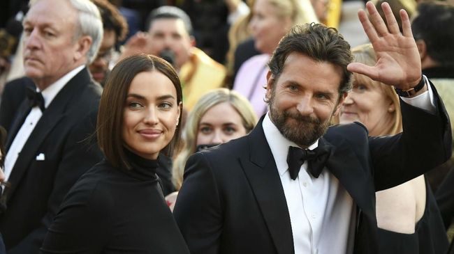 Mantan kekasih Bradley Cooper, Irina Shayk disebut tak tahan menjalani hubungan bersama aktor tersebut, terutama dengan kesibukannya.