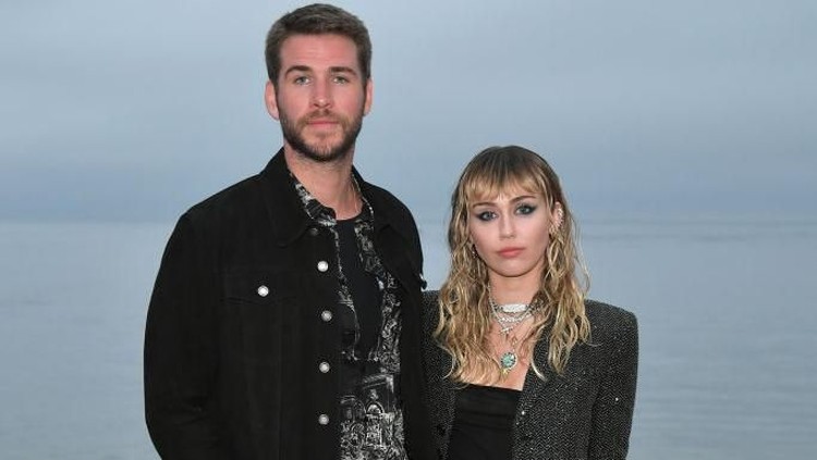 Belum sampai setahun menikah, Miley Cyrus umumkan perpisahan dengan Liam Hemsworth.
