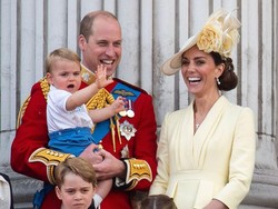 Tepuk Tangan, Anak William-Kate Middleton Semangati Staf Medis Lawan Corona