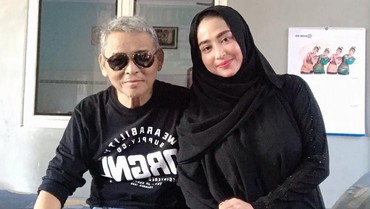 Jenazah Ayah Dewi Perssik Akan Dimakamkan di Jember