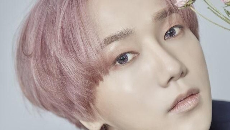 Yesung Super Junior membantah asumsi operasi plastik.