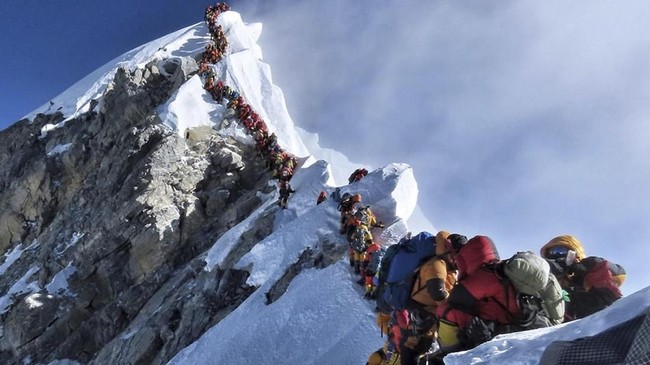 Pemerintah China menutup sementara jalur pendakian ke Gunung Everest dari Tibet untuk mencegah penyebaran virus corona