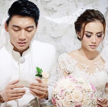 Ifan Seventeen Kenang 3 Tahun Pernikahan dengan Dylan Sahara