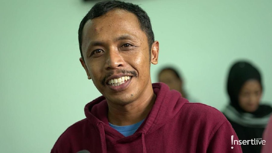 Merayakan Idulfitri di kampung halaman memberikan kesan tersendiri bari Furry Setya.