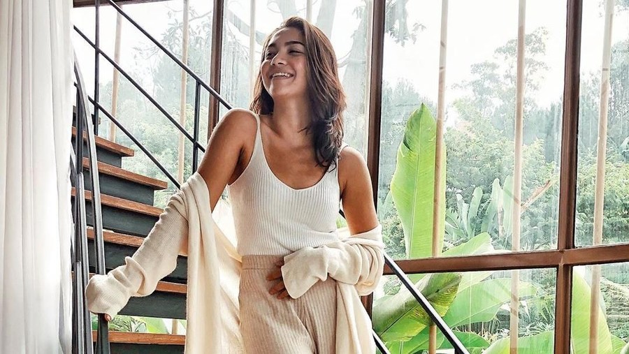 Tiga selebriti ini juga pernah merasakan pengalaman pahit ditikung teman.