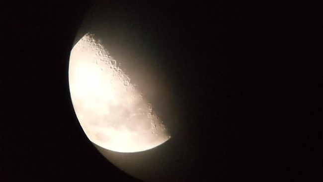 Roket raksasa yang rencananya akan digunakan NASA untuk kembali ke Bulan pada 2024 mengalami penundaan dan menuai kritik dari badan pengawas AS.