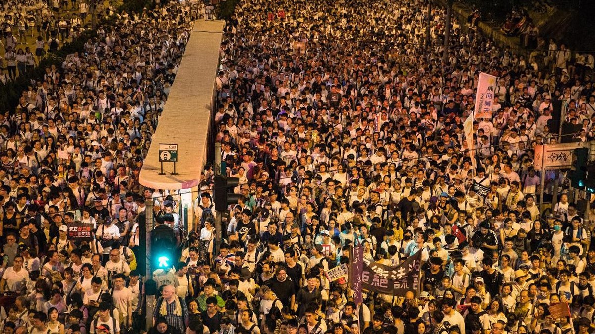 FOTO: Ricuh Aksi Rakyat Hong Kong Tolak RUU Ekstradisi