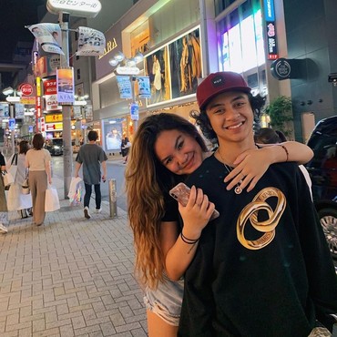 Isu Check-In di Hotel, Bastian Steel Sentil Netizen